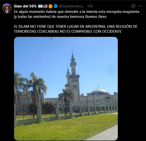 Esa mezquita la construyó Menem cuando vos todavía flotabas en los huevos peronista-sindicalistas de tu viejo que te mantiene. Menem, justamente, es el presidente cuyo busto Milei mandó a colocar en la Casa Rosada, y cuyos hermanos y sobrinos (casta) hoy están enquistados en el