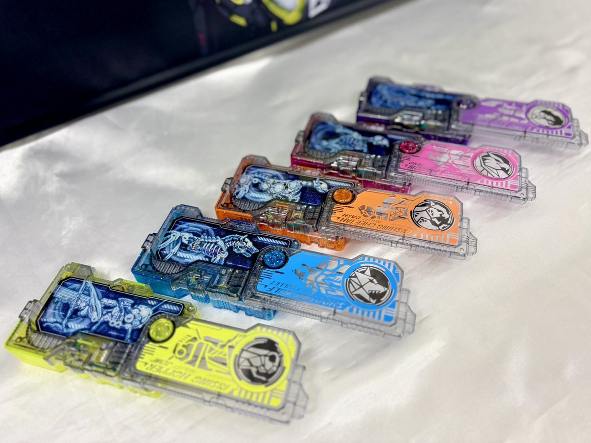 仮面ライダーストア大阪店 商品情報】 ストアでは12/13（土）から