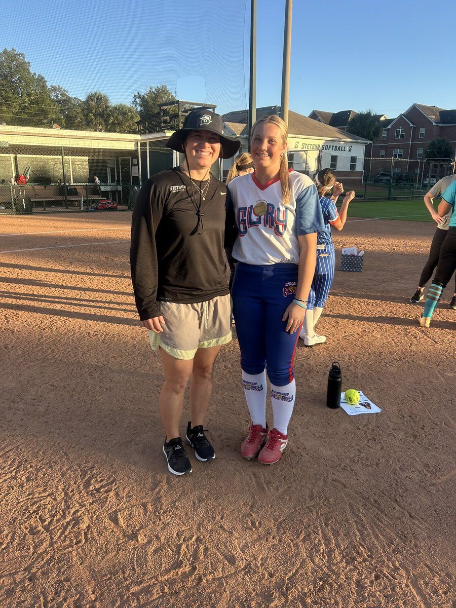 raelyndub's tweet photo. Thank you to @StetsonSoftball for having me at y’all’s camp today! It was so much fun and I loved the energy. I’m grateful that I got the opportunity to meet you guys and get to know all the other girls there! Go Hatters!!! @16uTxGlory @IMGASoftball @jengilbertsba @TakeCharge_SB https://t.co/cHoLnTzOEp
