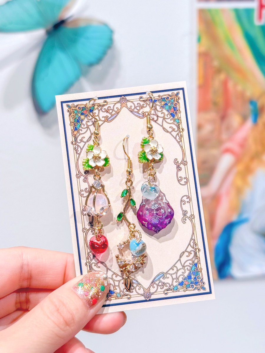 カスタムのお客様の🌷 ピアスを3個セットでお作りしたんだけど、どの