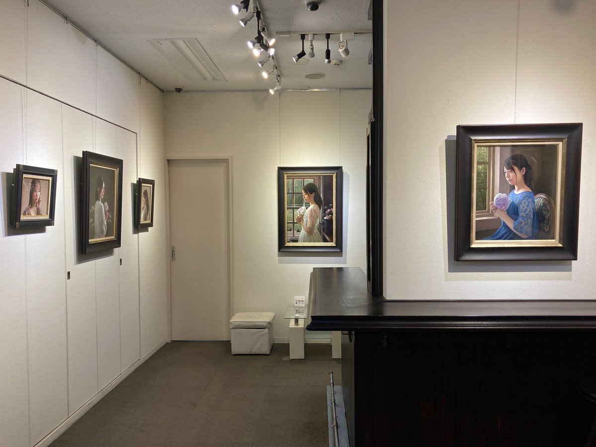 本日より個展が開催しております。

13時半頃より在廊を予定しておりますので、何卒よろしくお願い申し上げます✨