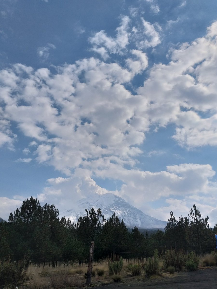 amantedelvolcan's tweet photo. El Popocatepétl se vistió de gala este fin de semana🗻🤍💘
#Popocatépetl #paisaje https://t.co/UvWzoiodrM