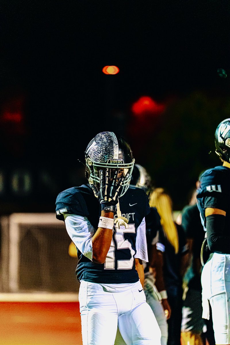 JackmonJr's tweet image. Junior Szn Highlights 
462 ALL PURPOSE 
13 RECEPTIONS 
178 RECEIVING YARDS 1 TD 
13.7 YPC 
276 RETURN YARDS 1 TD

hudl.com/v/2TP9NR