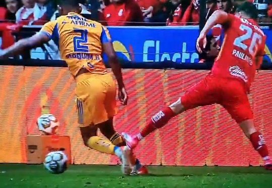 Sin palabras… 

Y agréguenle que le perdonaron la doble amarilla a Pereira.