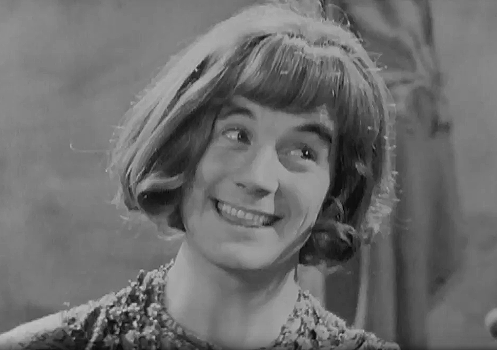 spookedstar's tweet image. HIS ACTING IN THIS SKETCH AAAA i love it sm, and that WIG ???? amazing stuff