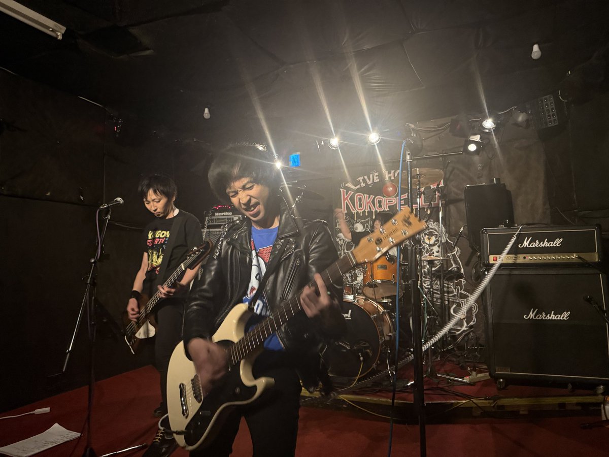 The Re:monesはラモーンズカバーだけど定番曲だけじゃなく、DANGER ZONEとか SMASH YOUとかPOISON HEARTとか、ラモーンズも、他のカバーバンドもライブであまりやらない曲やってくれて良い。