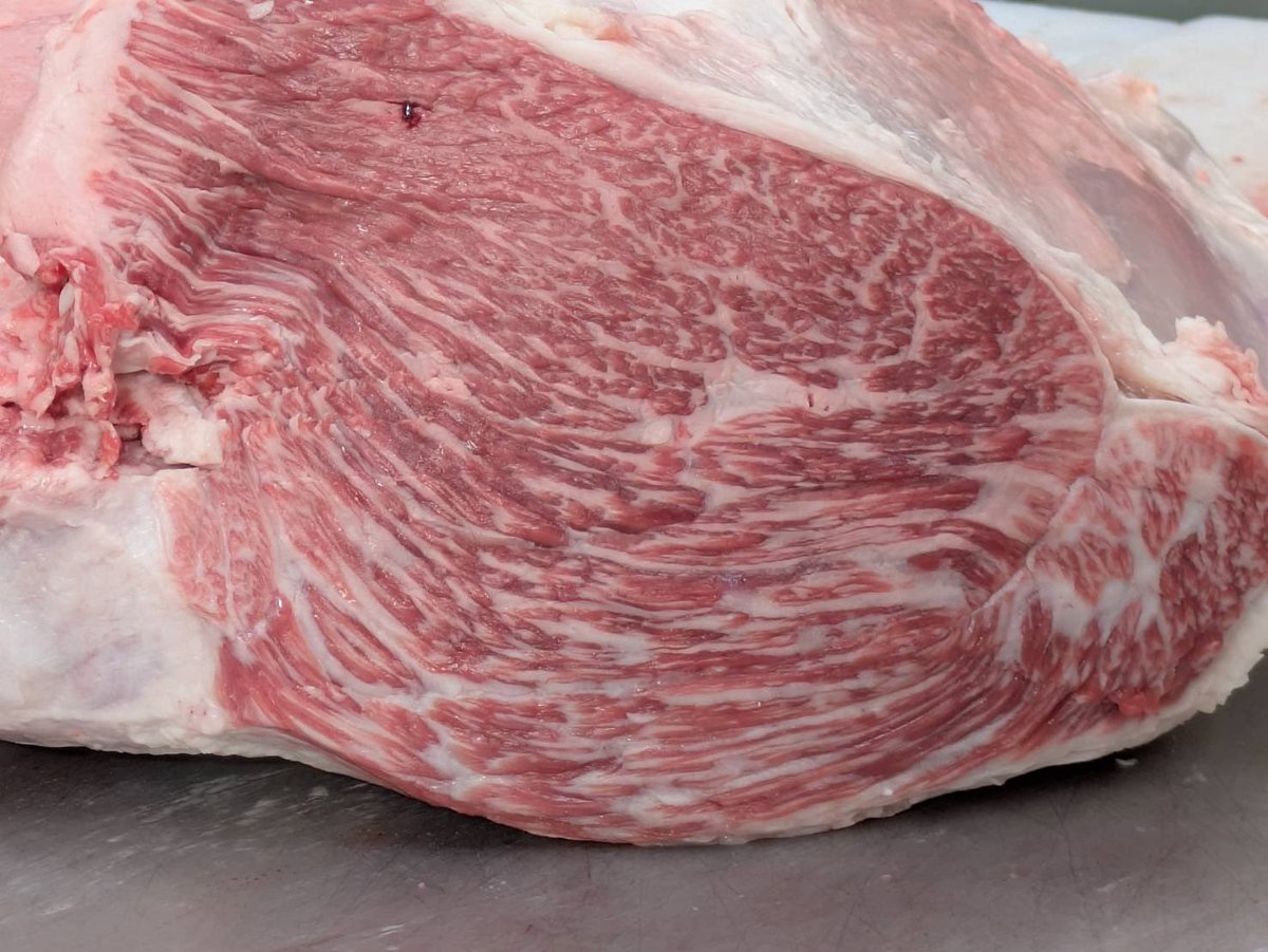 まずは来週のクリスマスに向けての仕込みがあるので今週末からドタバタ