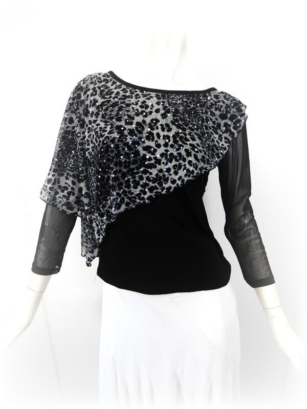 アニマル柄の社交ダンストップスです☆ ケープを纏ったようなデザイン