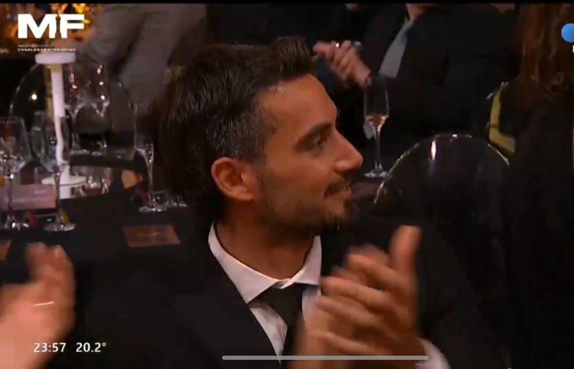 Julipavioloo's tweet photo. Todo lo que hay hoy se arranco en un cuarto, con OCCHIATO. Un robo total, además pésima producción desde q arranco. 
 #MartinFierroStream #MartinFierro #Luzutv #Luzu #Occhiato https://t.co/6U68mhqLXJ
