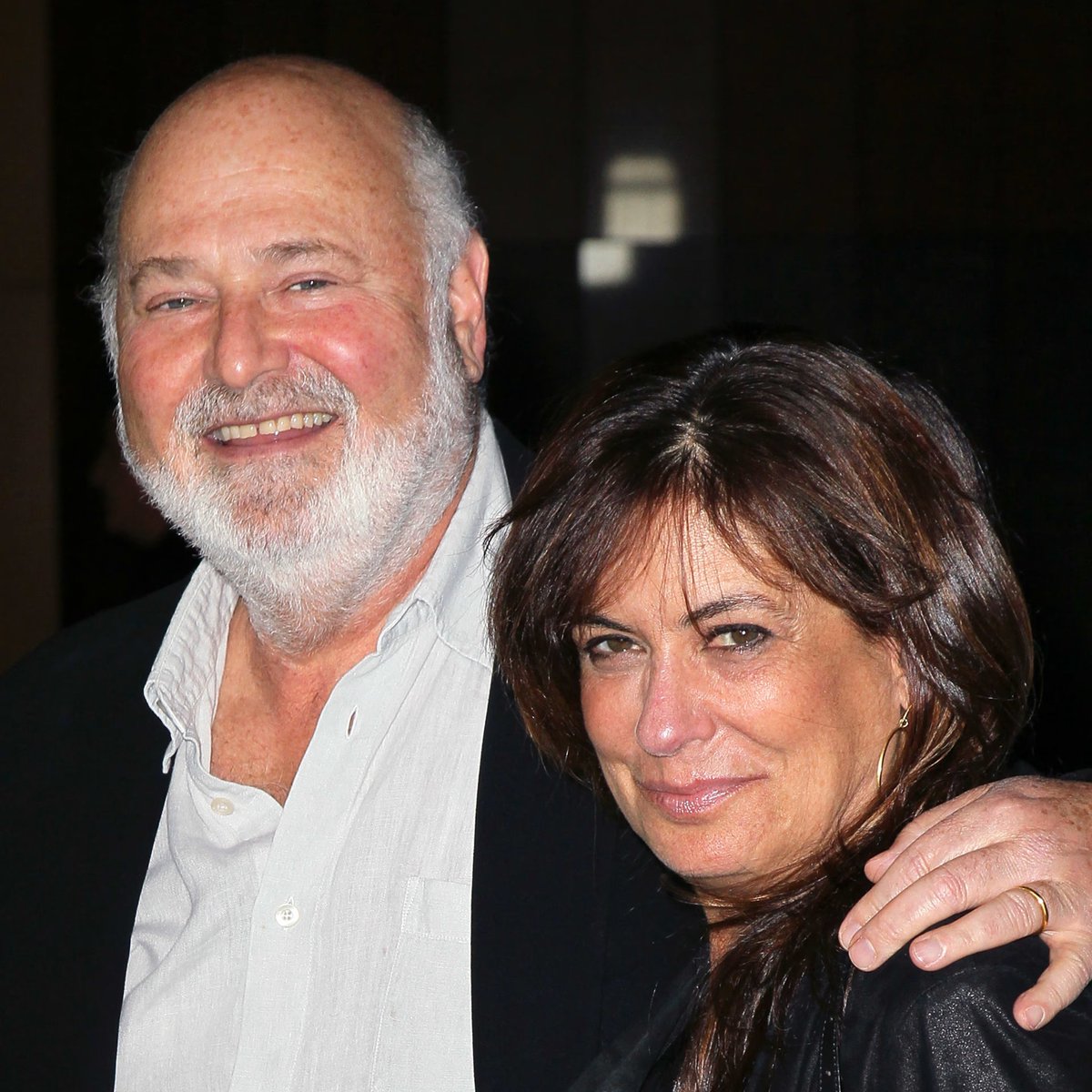 BryanJoseph65's tweet photo. Breaking: Rob Reiner &amp; his wife were found dead in there home. Apparently they were stabbed to death. Some info is saying their son is in custody, but that hasn't been confirmed. As much as he hated MAGA he didn't deserve this. R.I.P. Rob &amp; Michele. https://t.co/wYz2uuMalh