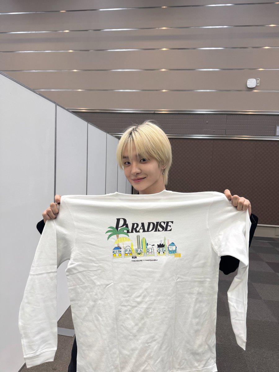 [📸] #MEMBER_PHOTO

#JIHOON のPICK UP ITEM🌟

✦ロングスリーブTシャツ PARADISEver

「PARADISE」をテーマにしたはぴだんぶいコラボ商品🏖🫧
MVのワンシーンが再現されたデザイン♡

ご購入はコチラから
YGEX
🔗qr.paps.jp/1oRIJ

Weverse
🔗qr.paps.jp/vQdTt

#TREASURE #트레저