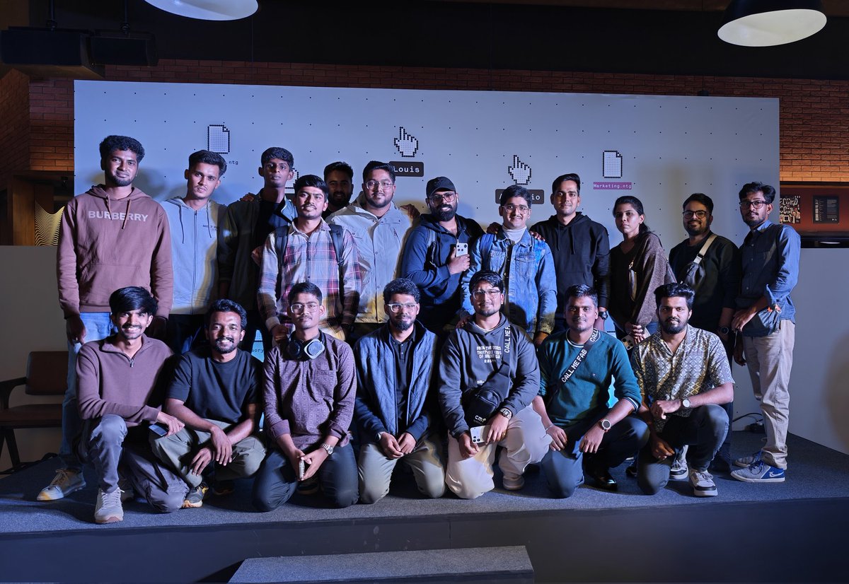 SanthoshAth's tweet photo. Spend some quality time with the community members โ
๐๐ป
#NothingDrop https://t.co/W6Q7qAq6yG