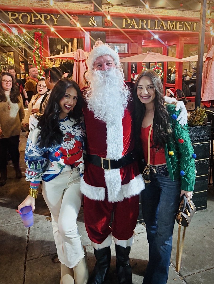 destinym2015's tweet photo. Huntsville comes alive for the holidays-Feeling so festive!!❄️⛸️ https://t.co/3aYi46mZH5
