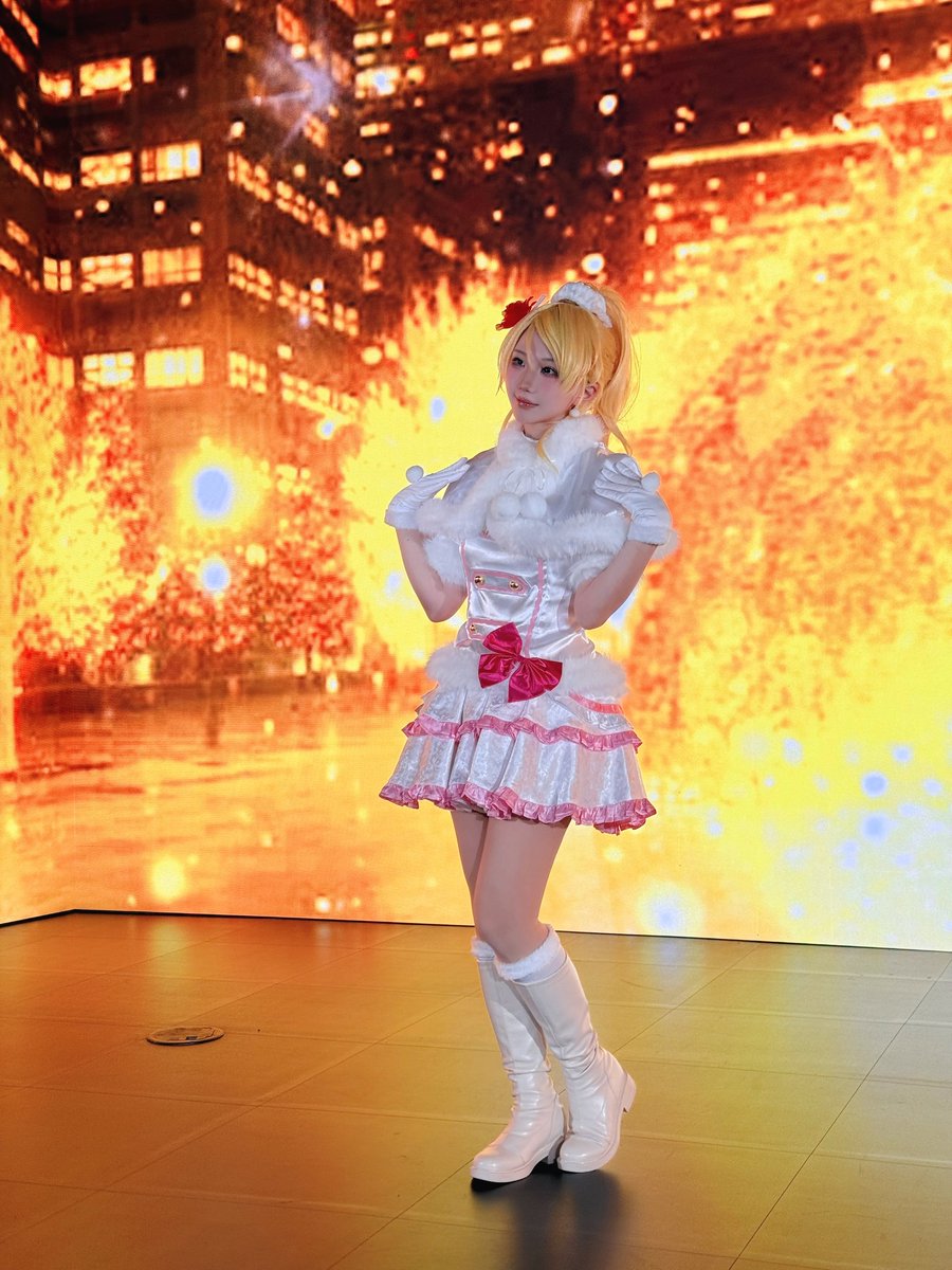 sook_5700's tweet image. 처음이자 마지막 pv...(^^)
영상 부끄러운데 어차피 올라갈거니가(?)
춤추면서 예쁜척하면서 립싱크까지하는거 어려울줄 알았지만 너무 어려웠어요...............
..... .... .. . ... .