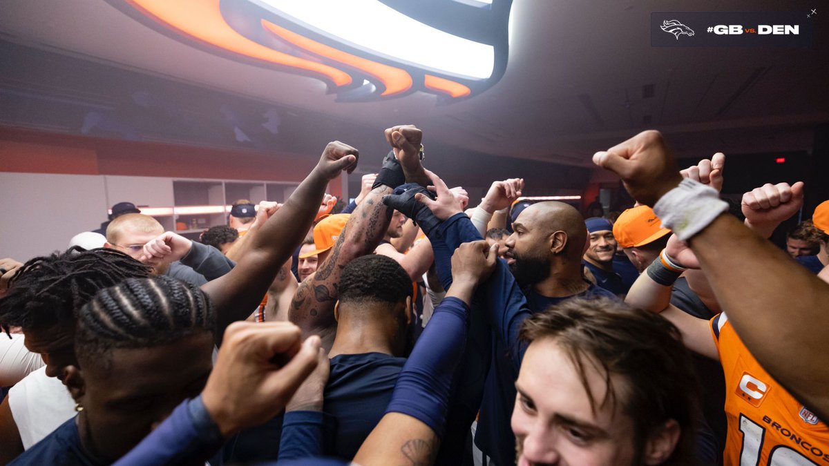 Great team win. 👏

Inside the locker room after #GBvsDEN!