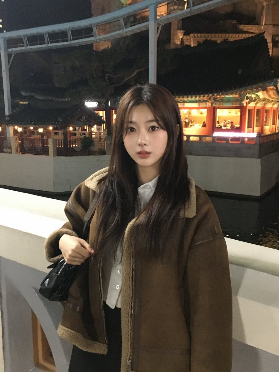 atheart_titan's tweet photo. [from@❤️]

저와 잘 어울리는 이모티콘은 뭘까요오 🌰🤎🥠

What emoji do you think would suit me? 🌰🤎🥠

#AtHeart #앳하트
#BOME #봄 https://t.co/Wam8ZJw33v