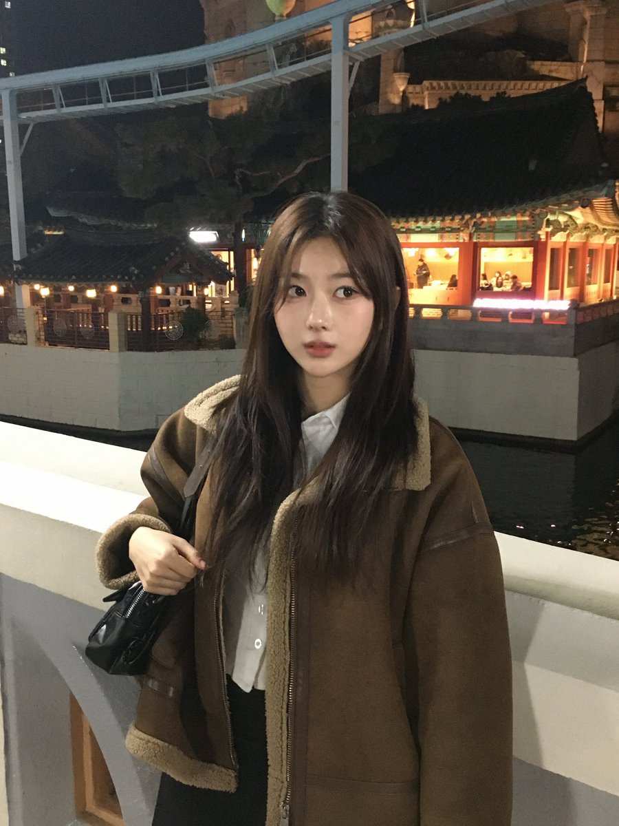 atheart_titan's tweet photo. [from@❤️]

저와 잘 어울리는 이모티콘은 뭘까요오 🌰🤎🥠

What emoji do you think would suit me? 🌰🤎🥠

#AtHeart #앳하트
#BOME #봄 https://t.co/Wam8ZJw33v