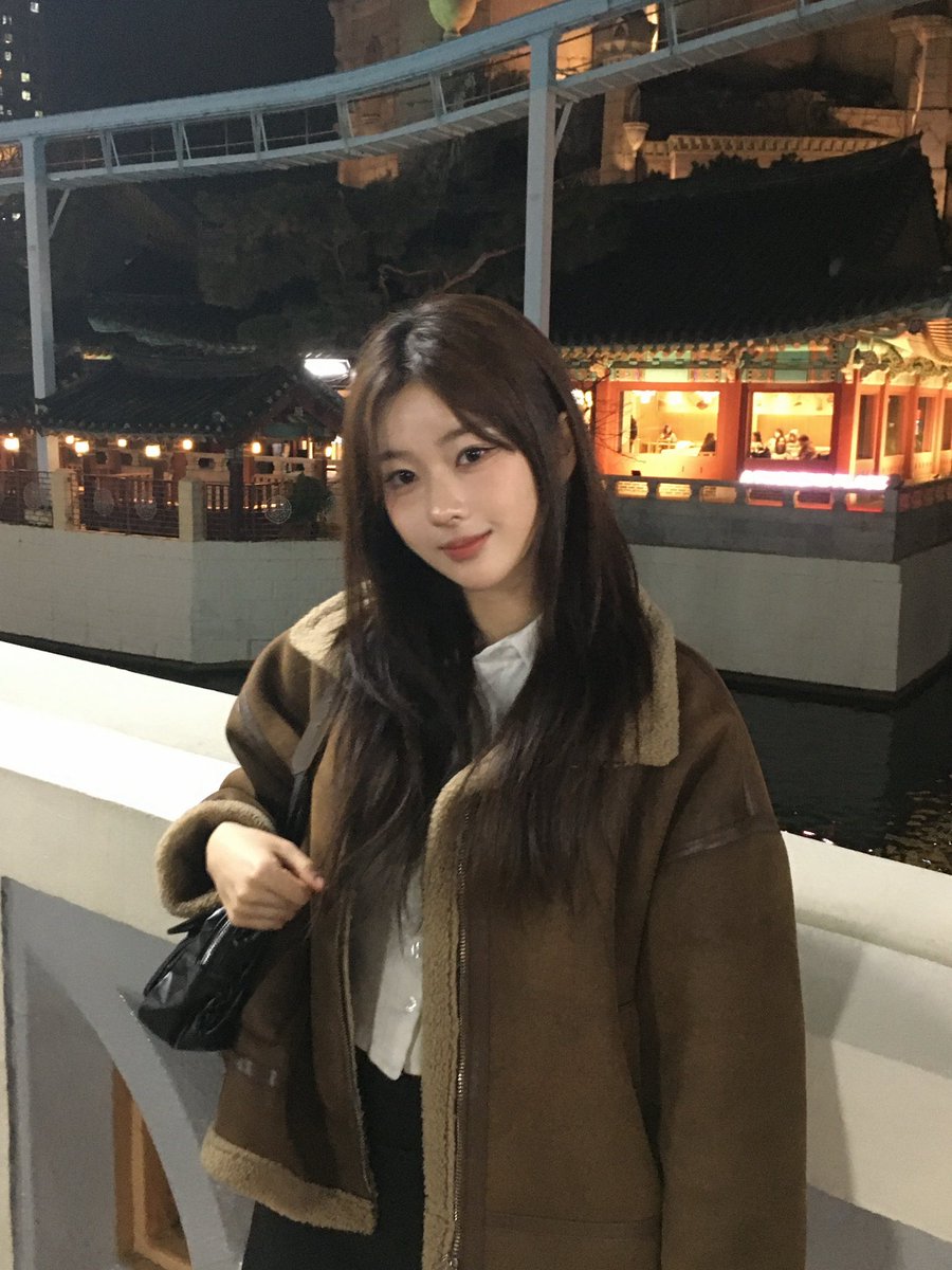 atheart_titan's tweet photo. [from@❤️]

저와 잘 어울리는 이모티콘은 뭘까요오 🌰🤎🥠

What emoji do you think would suit me? 🌰🤎🥠

#AtHeart #앳하트
#BOME #봄 https://t.co/Wam8ZJw33v