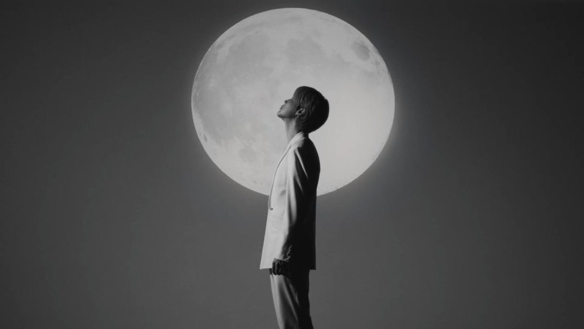 itboyfiIes's tweet image. moon lover