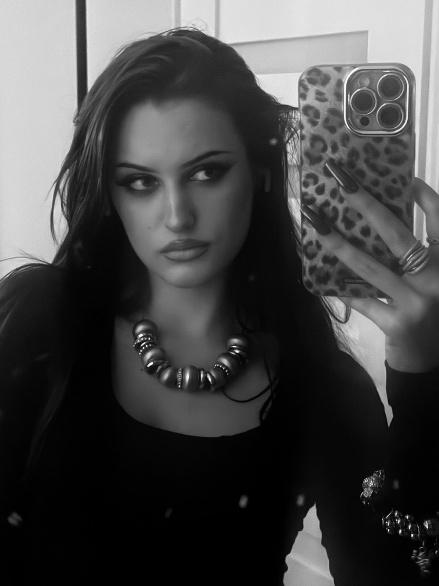 𝐈 𝐉𝐮𝐬𝐭 𝐌𝐚𝐤𝐞 𝐀𝐫𝐭(*＾წ＾*)