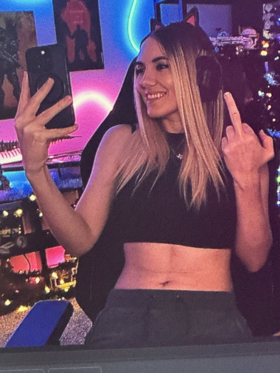 1S BlondeAllDay tweet media