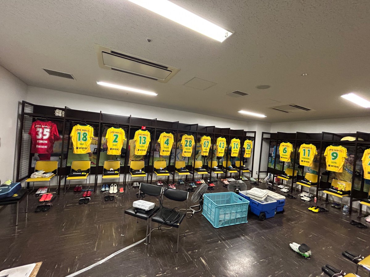 同じようにやりたいとずっと考えてたけど全然上手くいかなくて、やっと自分のやり方が見つかってきた感覚

今ではフクアリが満員になって、すごく良いチームになったジェフの選手と監督が、昇格の景色を見せてくれましたよ
<a href="/TosiaGato13/">tosia gato</a>