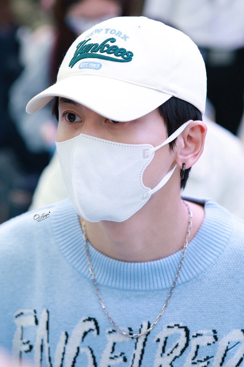 ehsally1's tweet image. 📷251214🛫

@zhangzhehan_super3

#ZhangZhehan 
#ZhangZhehan张哲瀚
#张哲瀚 #張哲瀚 #ZZH 
#チャンジャーハン 
#장철한 #จางเจ๋อฮั่น
#zhangsanjian
#张三坚
#TheRealZhangZhehan 
#zhangzhehan_super3
#WordOfHonor 
#山河令