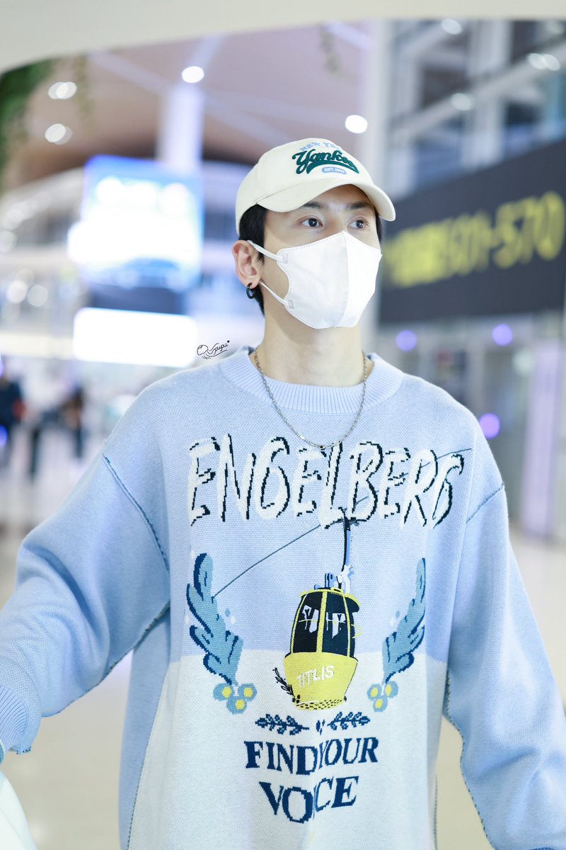 ehsally1's tweet image. 📷251214🛫

@zhangzhehan_super3

#ZhangZhehan 
#ZhangZhehan张哲瀚
#张哲瀚 #張哲瀚 #ZZH 
#チャンジャーハン 
#장철한 #จางเจ๋อฮั่น
#zhangsanjian
#张三坚
#TheRealZhangZhehan 
#zhangzhehan_super3
#WordOfHonor 
#山河令