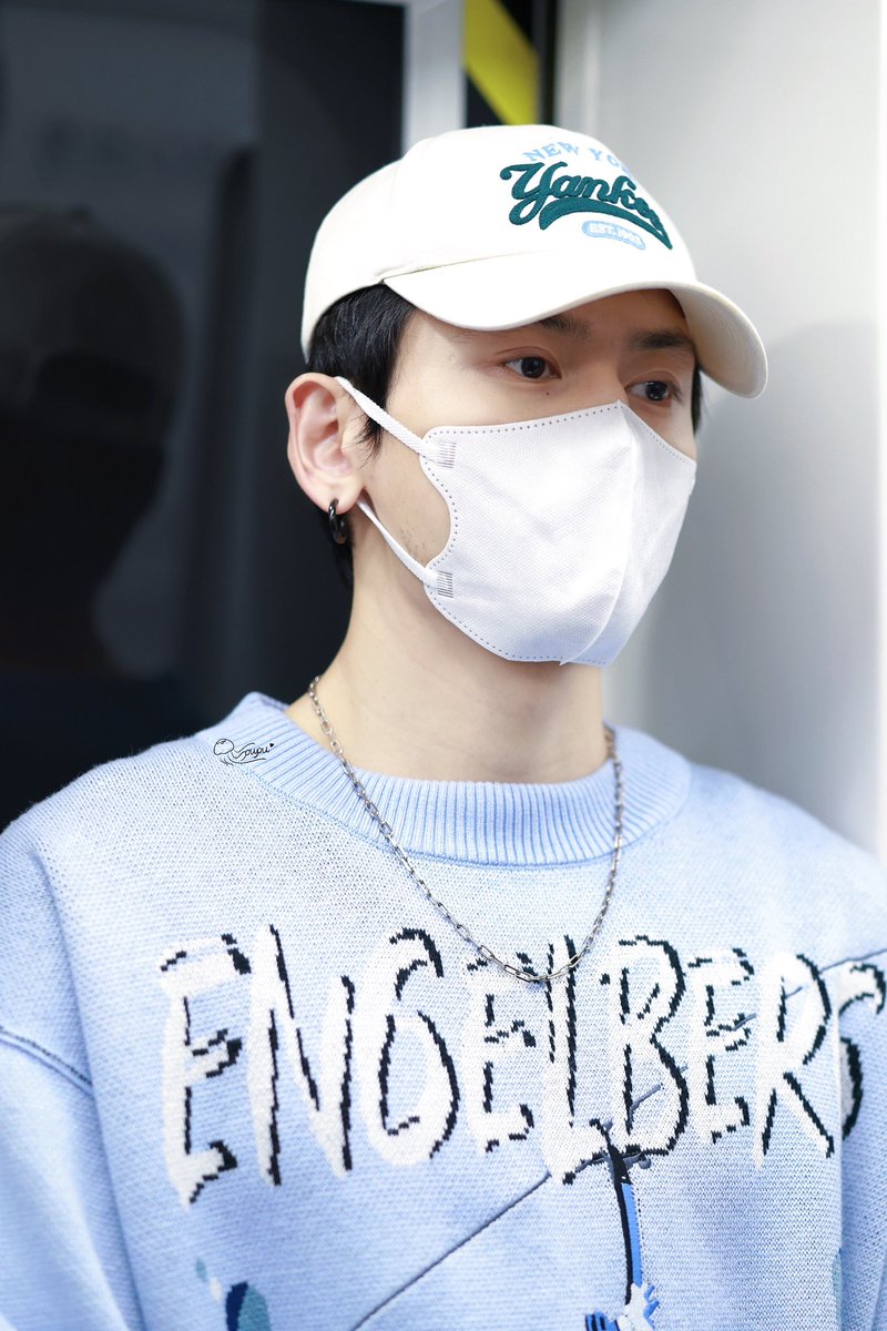 ehsally1's tweet image. 📷251214🛫

@zhangzhehan_super3

#ZhangZhehan 
#ZhangZhehan张哲瀚
#张哲瀚 #張哲瀚 #ZZH 
#チャンジャーハン 
#장철한 #จางเจ๋อฮั่น
#zhangsanjian
#张三坚
#TheRealZhangZhehan 
#zhangzhehan_super3
#WordOfHonor 
#山河令