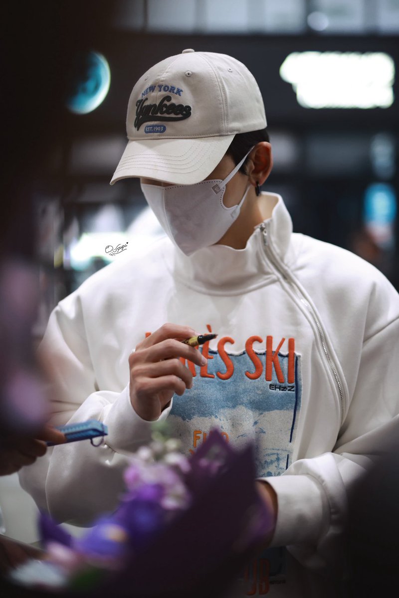 ehsally1's tweet image. 📷251214🛬

@zhangzhehan_super3

#ZhangZhehan 
#ZhangZhehan张哲瀚
#张哲瀚 #張哲瀚 #ZZH 
#チャンジャーハン 
#장철한 #จางเจ๋อฮั่น
#zhangsanjian
#张三坚
#TheRealZhangZhehan 
#zhangzhehan_super3
#WordOfHonor 
#山河令