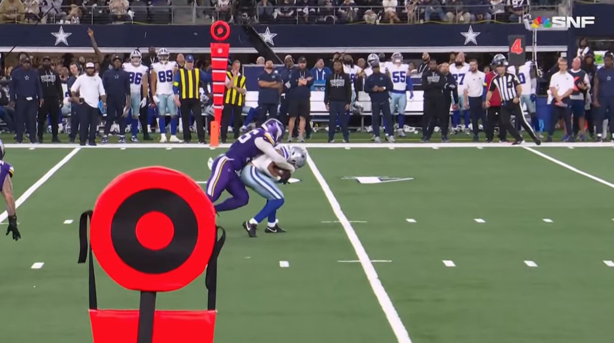 Vikings stop the Cowboys on 4th down!