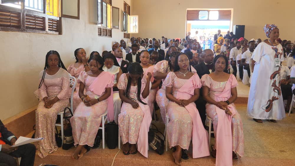 MakiBarack2's tweet photo. Retour gagnant à Bunia près que dix après 

La chorale Évangélique « Écho du Salut – La Mission d’Abord » a marqué son grand retour en Ituri, après presque dix ans d’absence, par un événement exceptionnel qui a enthousiasmé la ville de Bunia. https://t.co/b1H0FwMadl