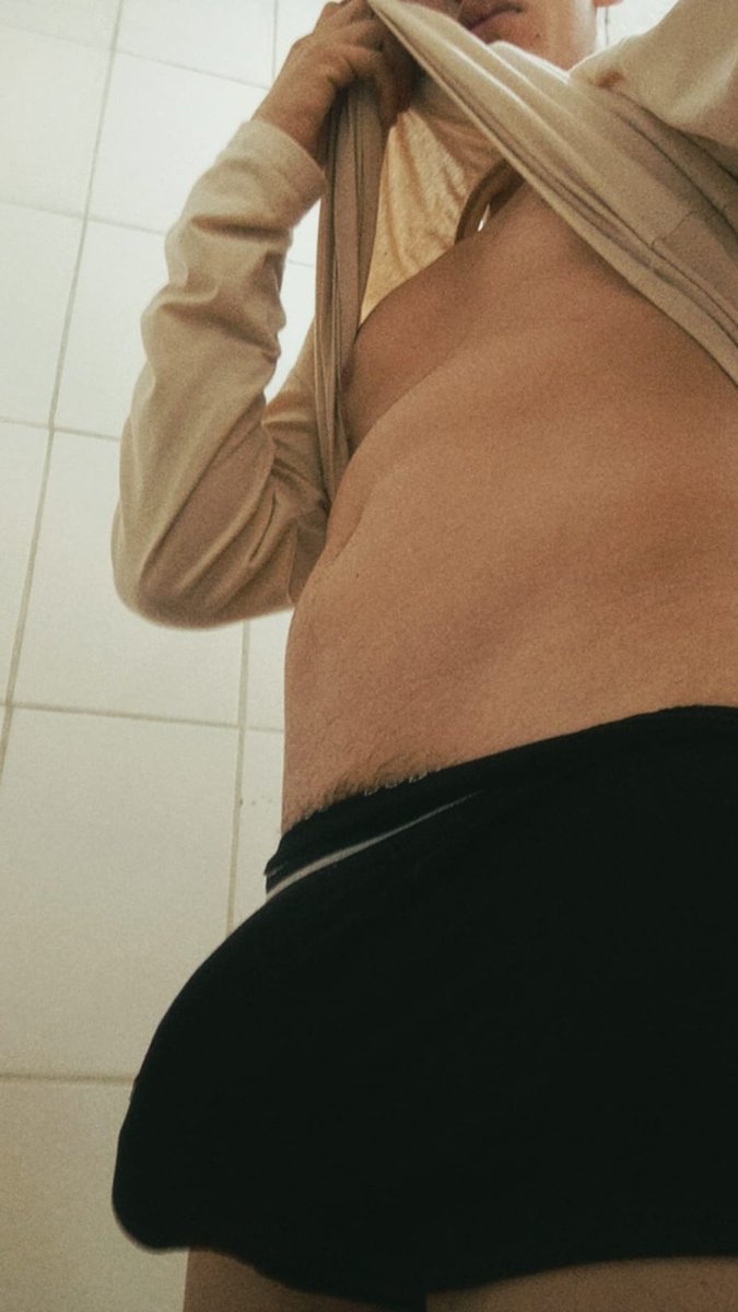 Adrianlovehot's tweet photo. Goodnight 😏 https://t.co/Lp8ccKKhm0