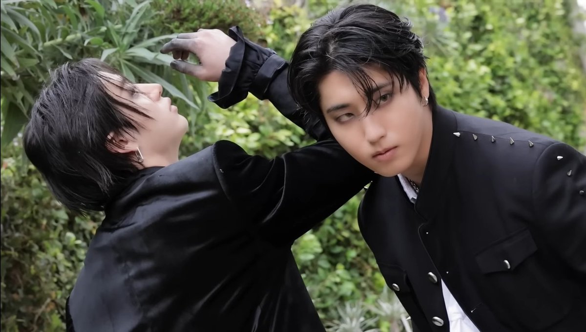 chan's bf 🦷 tweet media