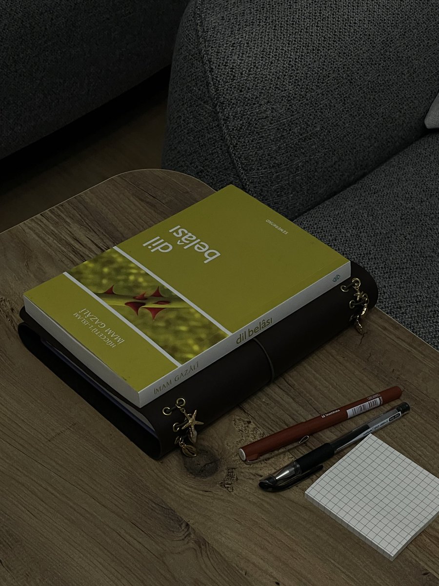 aysdiar's tweet image. sabah namazından sonra uyumuyorum gün bir 🌱