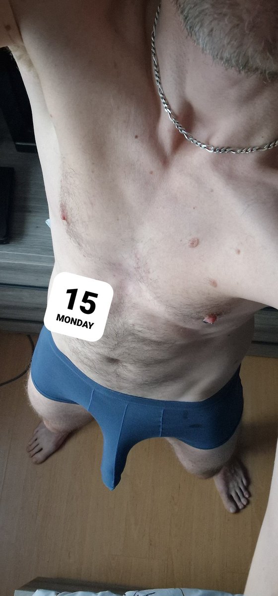 Davibasteni's tweet photo. C'est parti pour une nouvelle semaine 💪 Bon Lundi X 😘💜 #GoodDay #GoodVibes #15Dec #MondayVibes #PhotographyIsArt #ModelPhoto #PhotoOfTheDay #NipplePierced #BodySex #Adventcalendar2025 #Nude #GaySex https://t.co/g5hh1H3Nq3