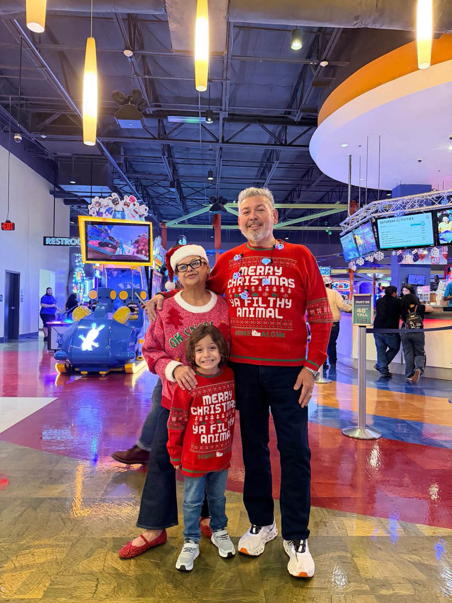 Ugly sweater get together with the Cunados!