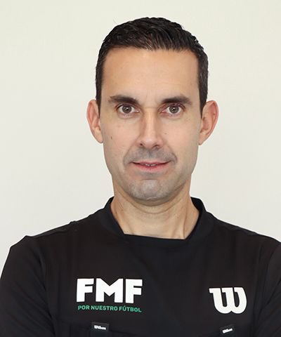 El MVP de la Final, César Ramos le da la 12 a Toluca

Perdonó cuatro rojas claras a Toluca, jamás fue al VAR

Permitió un penal que debió ser anulado, García estaba adelantado en el último y debía repetirse

El arbitraje mexicano es un asco