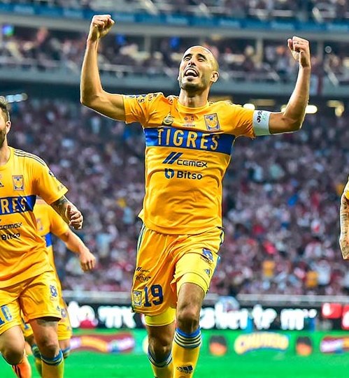 Campechame42's tweet image. Hace dos años y medio, el Deportivo Guadalajara estuvo a media hora de alcanzar al Club América en títulos de Liga y hoy se ve alcanzado por Toluca.

Y Guido Pizarro colaboró para ambas cosas jajaja.