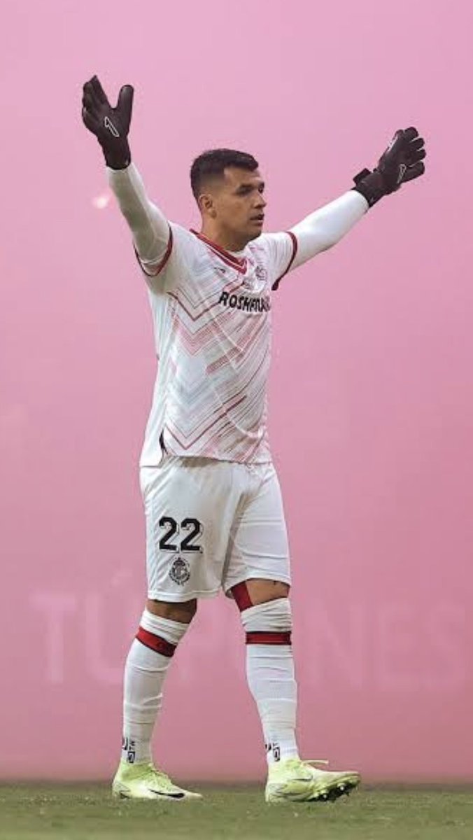 man1akok5's tweet photo. @TolucaFC Este cabrón es ya histórico es de la casa jamás lo dejen ir lo trajo el mejor portero en la historia de Toluca cristante y su maestro fue Talavera ahora ya nos dio 2 títulos este wey me enseñó que nunca te debes de rendir aguanto de todo ahora ya lo considero ídolo señor García https://t.co/kByTmb3H93