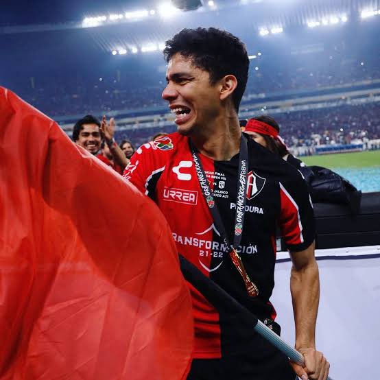 Los únicos 3 jugadores doblemente bicampeones jugaron y fueron bicampeones en ATLAS (y otro equipo)

#DatoShit