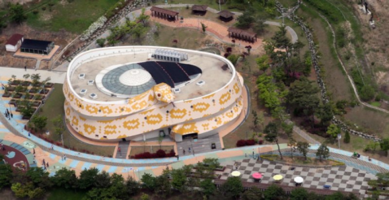 헐 여기 건물 모양봐 ㅋㅋㅋㅋㅋ 용도에 충실하네 ㅋㅋㅋㅋㅋ