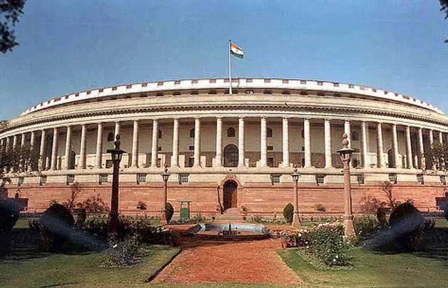 Pankajmittl7's tweet image. The Insurance Laws Amendment Bill, 2025: raises FDI to 100%, allows composite licenses. This major reform attracts global investment, boosts competition, and speeds up 'Insurance for All by 2047', powering significant growth in the Indian market. #InsuranceReforms #IndiaGrowth