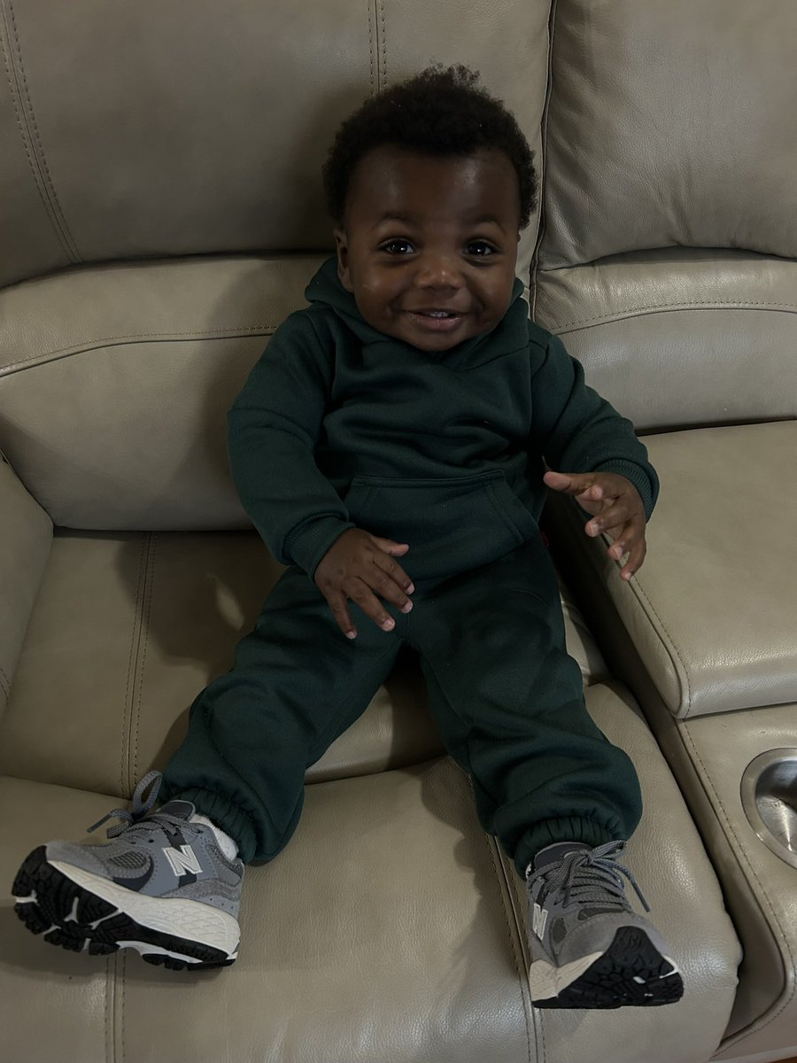 devisagrlname's tweet image. ONE 💙