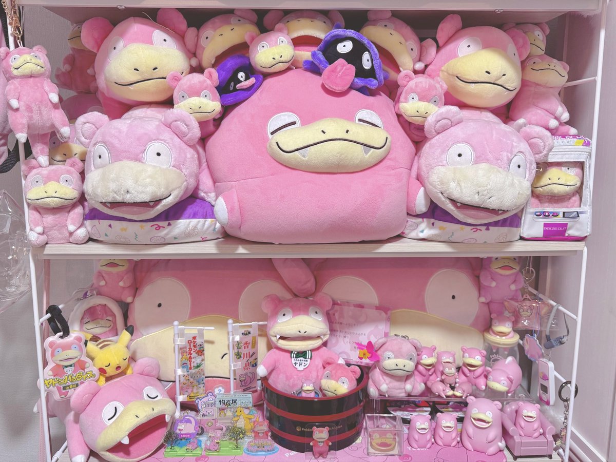 ヤドンちゃん おかげさまで、棚が1つ全部ヤドンちゃんで埋まりました☺️💕 これから