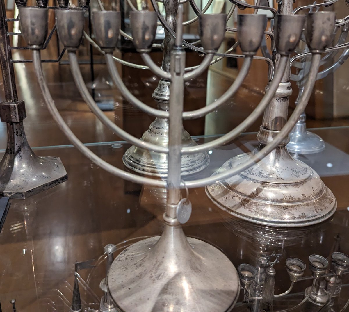 W00d_Chipper's tweet image. Happy Hanukkah
#Paris