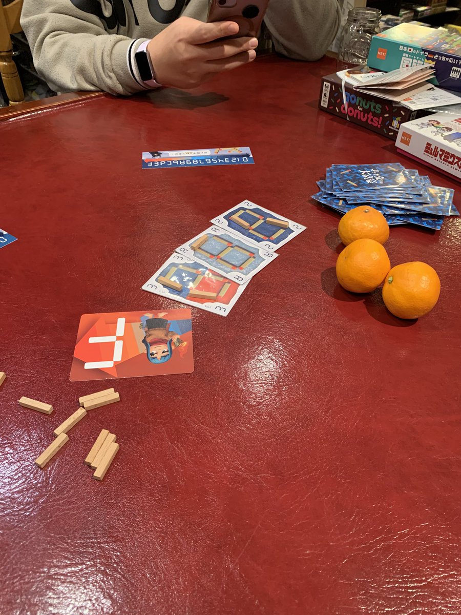 GrowthCard's tweet image. 12/13(土)、ボードゲームカフェNOW(@boardgamecafen1 )様にお邪魔させていただきました✨️
⁡
ボドゲサークルHEY様作成の、国旗王(こっきんぐ)など色々なボドゲを体験させてもらいました😊
⁡
相席いただきました常連の皆さま、ありがとうございました🙏☺

p.s.おでん美味でした😋…