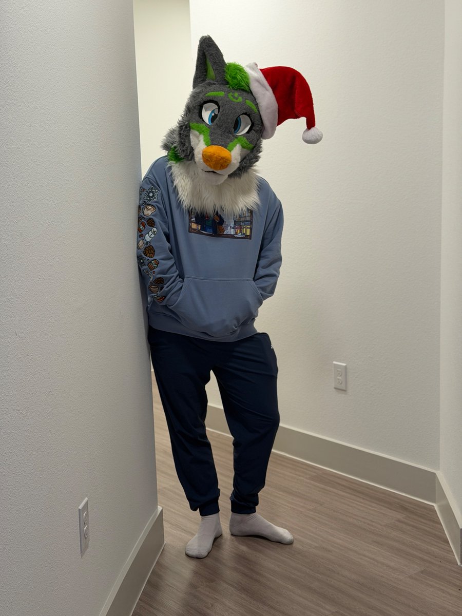 ElectroTheFolf's tweet photo. Heya! Happy holidays ^w^ https://t.co/l5i8Hzvtfy