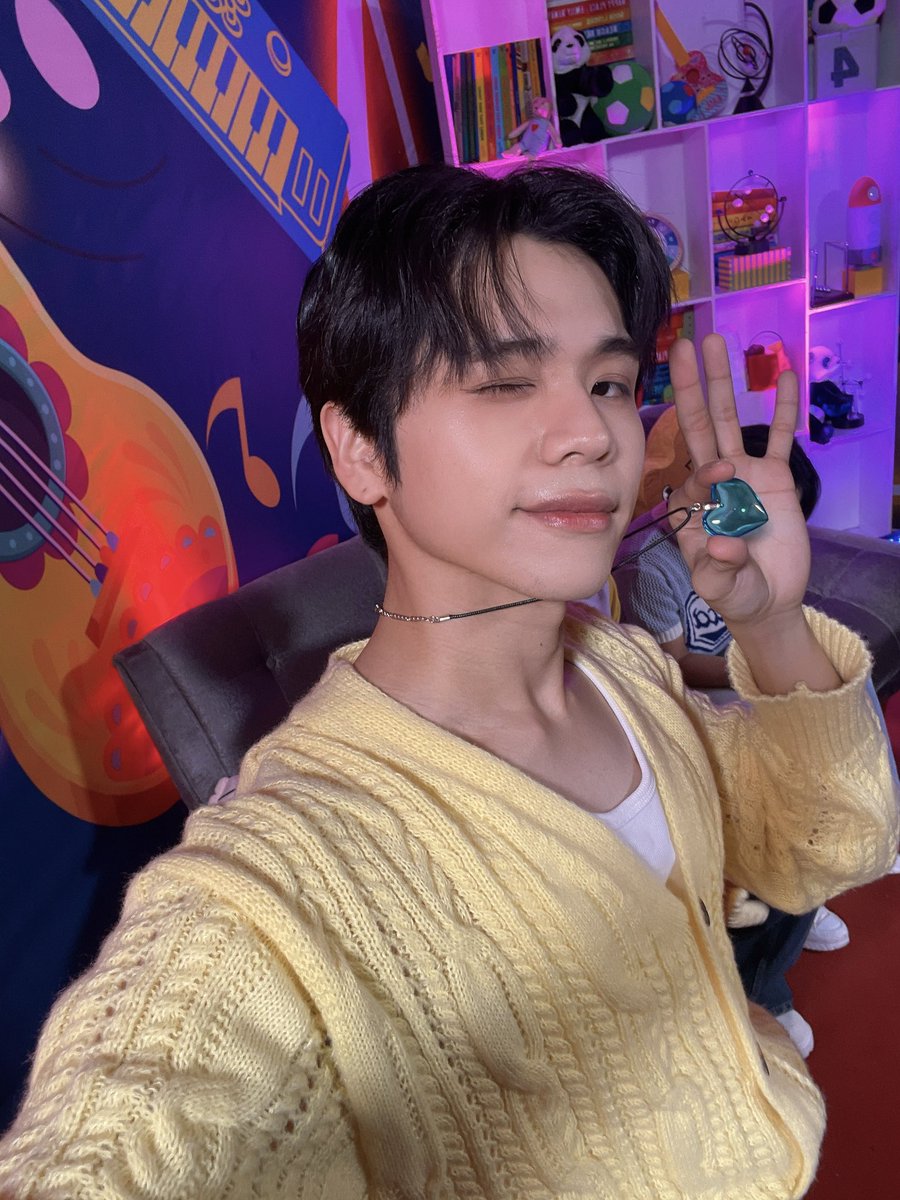 [🐲] woAHHOOHHOH OOOOHOOOAH! caught in a bad romance 🎤🎶 get it anchors?  tawa kayo please

#HORI7ON #호라이즌 #VINCI #빈치