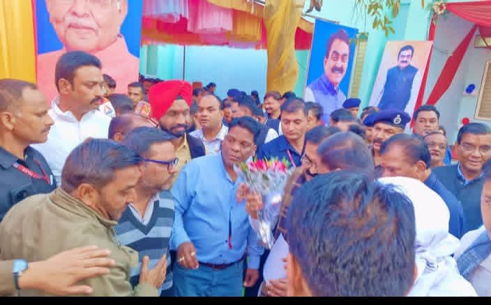 manoj16817's tweet photo. कल दिनांक 14 12 2025 को लोक निर्माण मंत्री श्रीमान राकेश जी को विद्युत संविदा कर्मचारीयों को सीधे समाहित करने हेतु ज्ञापन दिया गया https://t.co/tZr4FmZj6h